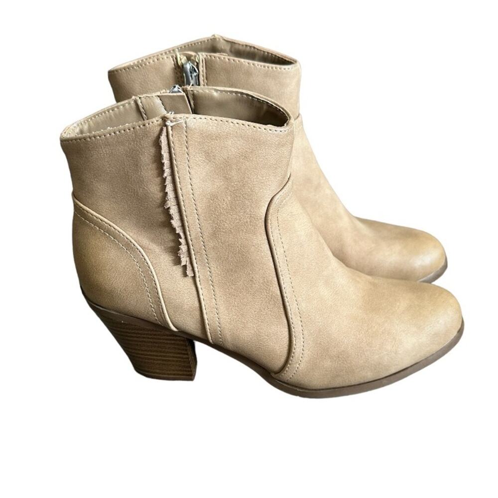 Circus by Sam Edelman Leah Beige Fringe Side Zip‎ Stacked Heel Booties Size 7.5